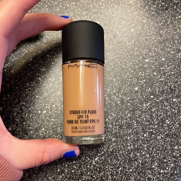 Mac Studio Fix NW 33 - Picture 3 of 4